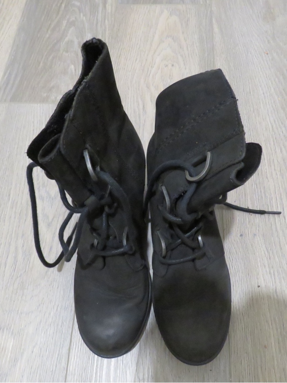 Sorel Black Lace-Up Women's Ankle Boots